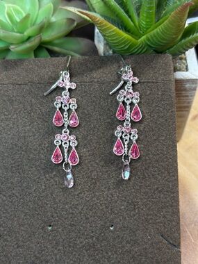 Pink Dangle Earrings 💖✨